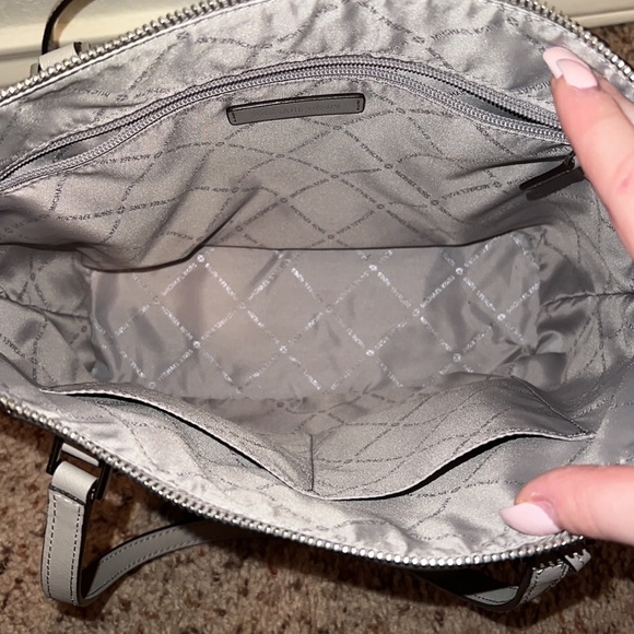 Michael Kors Jet Set East West Logo Charm Saffiano Leather Tote Bag - Picture 3 of 7